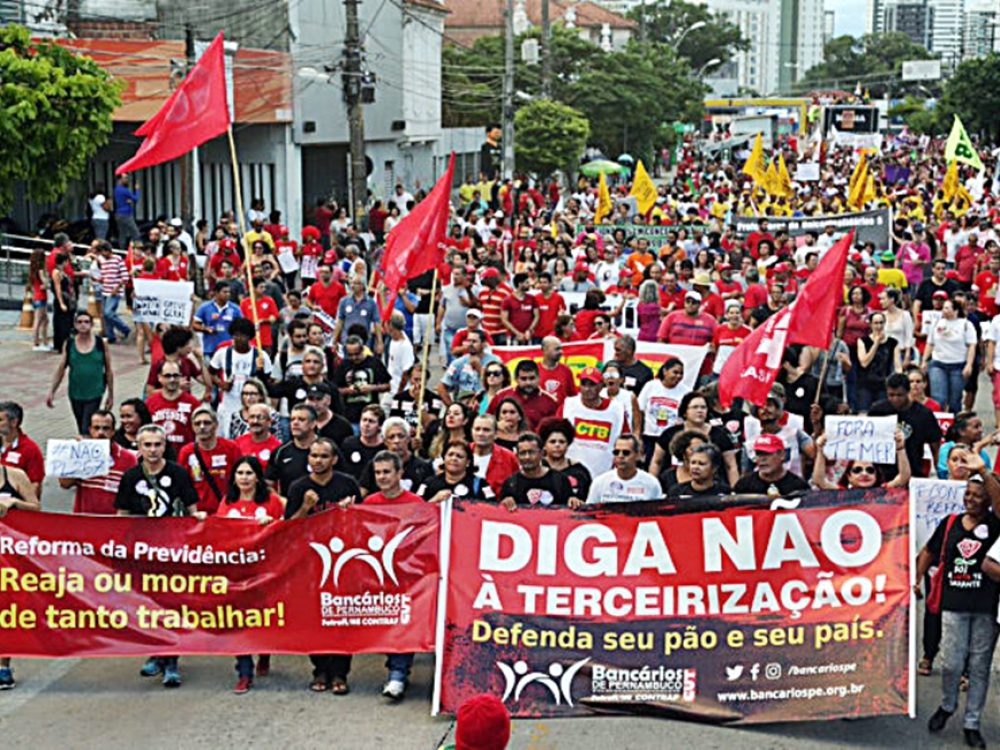 03052017_greve-geral-reune-200-mil-pessoas-em-recife_1502189b10cd64608f4f6f5f972a5c58