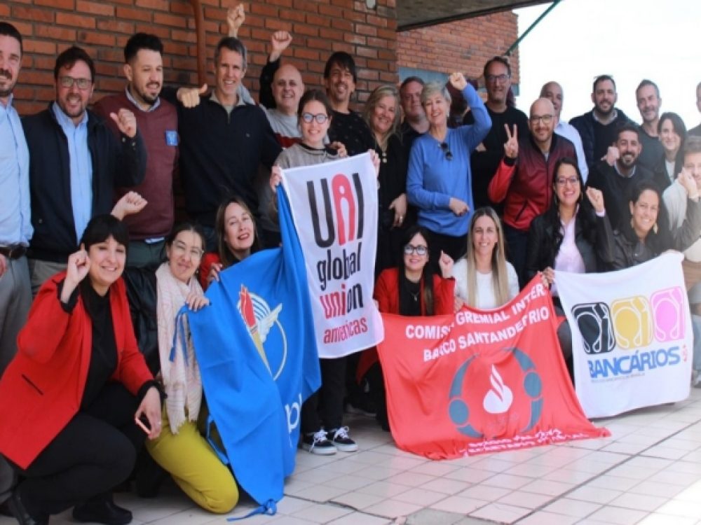 10102024_Santander_Sindicalistas denunciam práticas antissindicais do Santander durante reunião da Rede Sindical Internacional_ Site