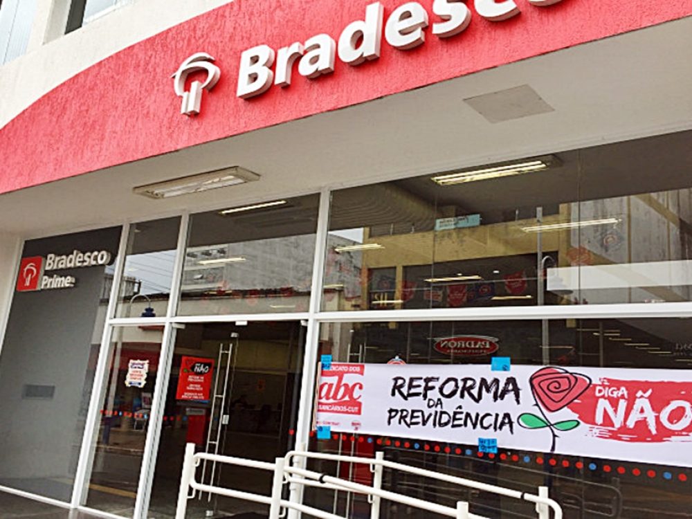 13062017_atividade-em-bancos-do-abc-alerta-sobre-reformas_582f2efaf5be6e4fa998411c6800b9b6