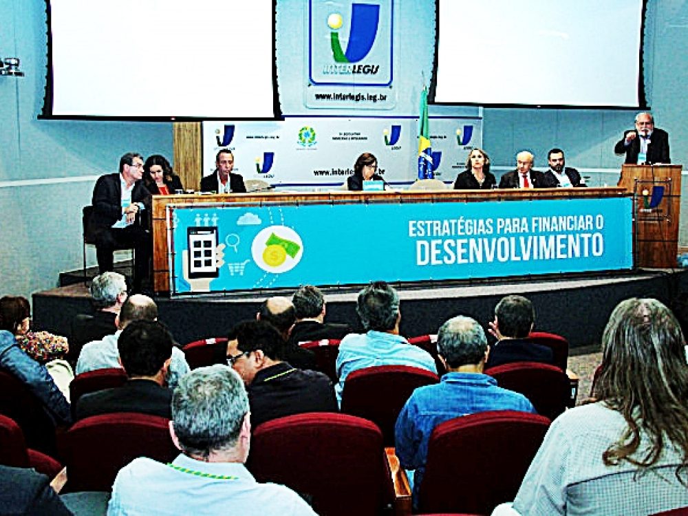 13062017_image-seminario-lanca-frente-parlamentar-mista-em-defesa-dos_1ea6a342e54b63bc13b3f88790a100f8