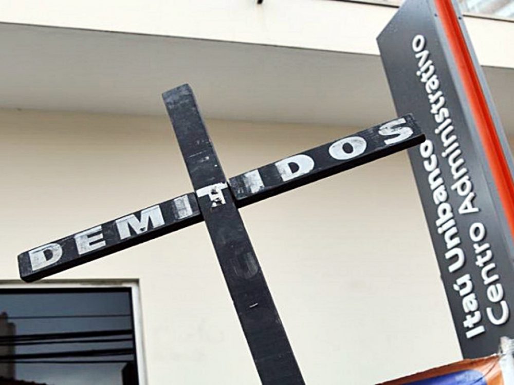 13062017_itau-demite-12-de-uma-vez-no-cat_0279c1688a1477eeea33fb43dfa0b5bf