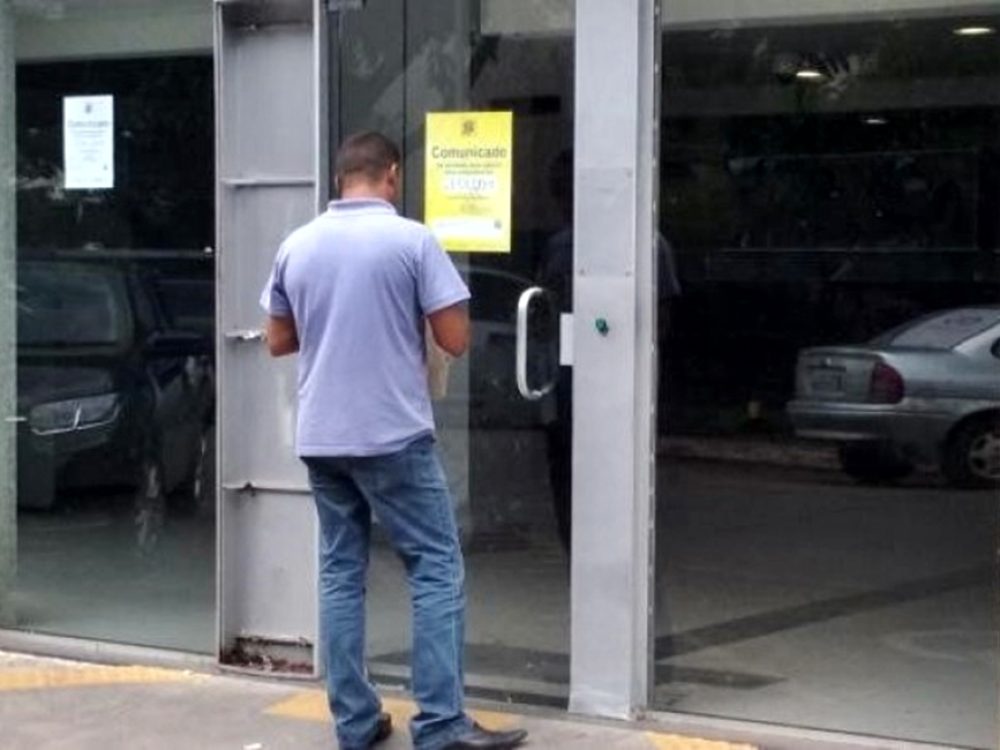 15022017_BB_banco-do-brasil-fechou-217-agencias-bancarias-desde-o-anunci_0c979a59320d553f578f13f0adaf82c8