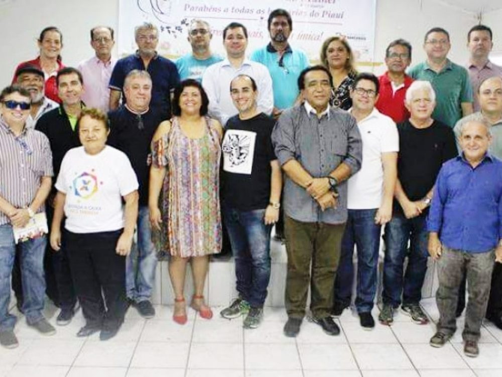 16032018_representantes-da-fetrafine-se-reunem-em-teresina-e-debatem-_d766036f77fa7d35307a3d04bfa32dc8
