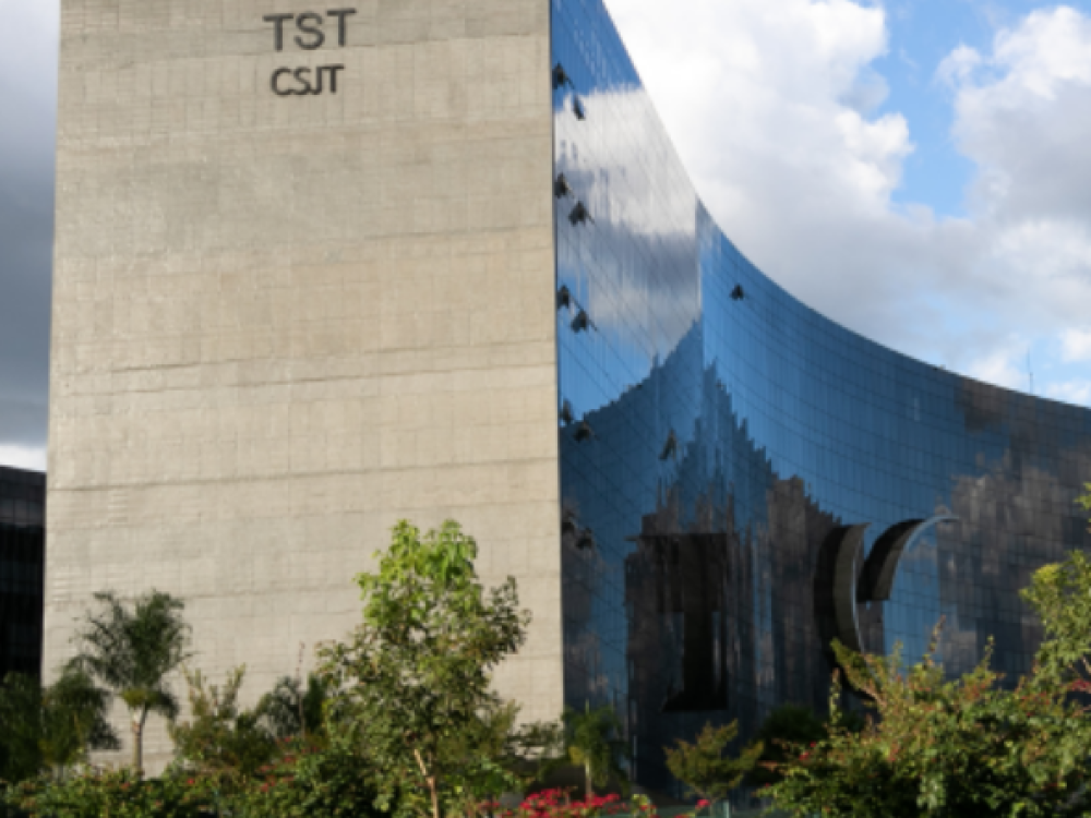 26112024_ReformaTrabalhista_Maioria do TST valida aplicação da “Reforma Trabalhista” para contratos assinados antes de sua vigência_ Site