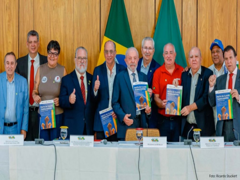 29042025_CUT e demais centrais entregam ao Presidente Lula a pauta da classe trabalhadora_ Site