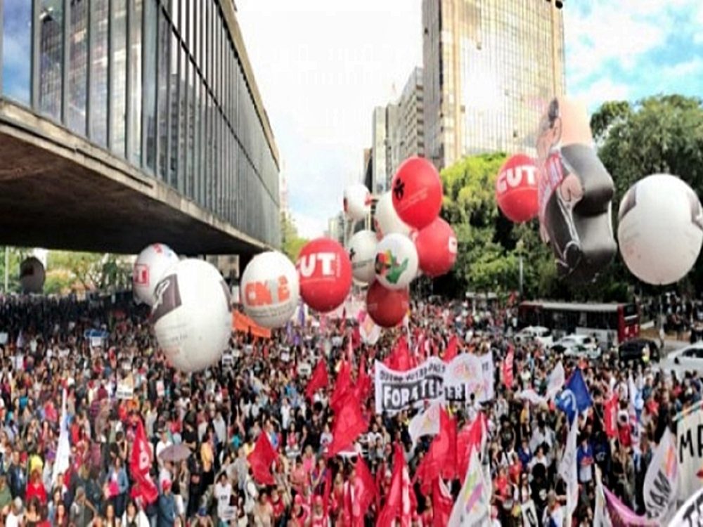 31032017_bancarios-se-unem-com-trabalhadores-de-varias-categorias-de-_1eaf20c89d18aa36f706e6d79dbd6c2b