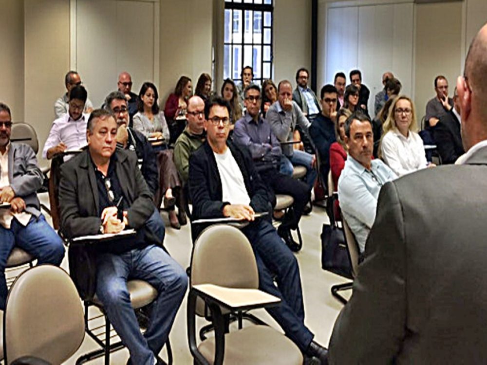 31072017_coletivo-nacional-juridico-da-contraf-cut-debate-impactos-da_1cd503ce31d62f811ced98def2ad10c2