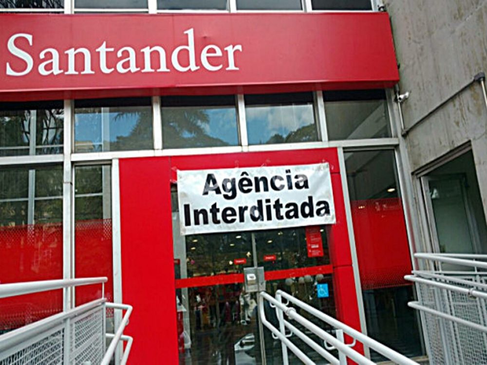 31072017_santander-pressiona-funcionario-a-assumir-culpa-de-assalto_70cf9cda3913853e07df28041b93b0bd