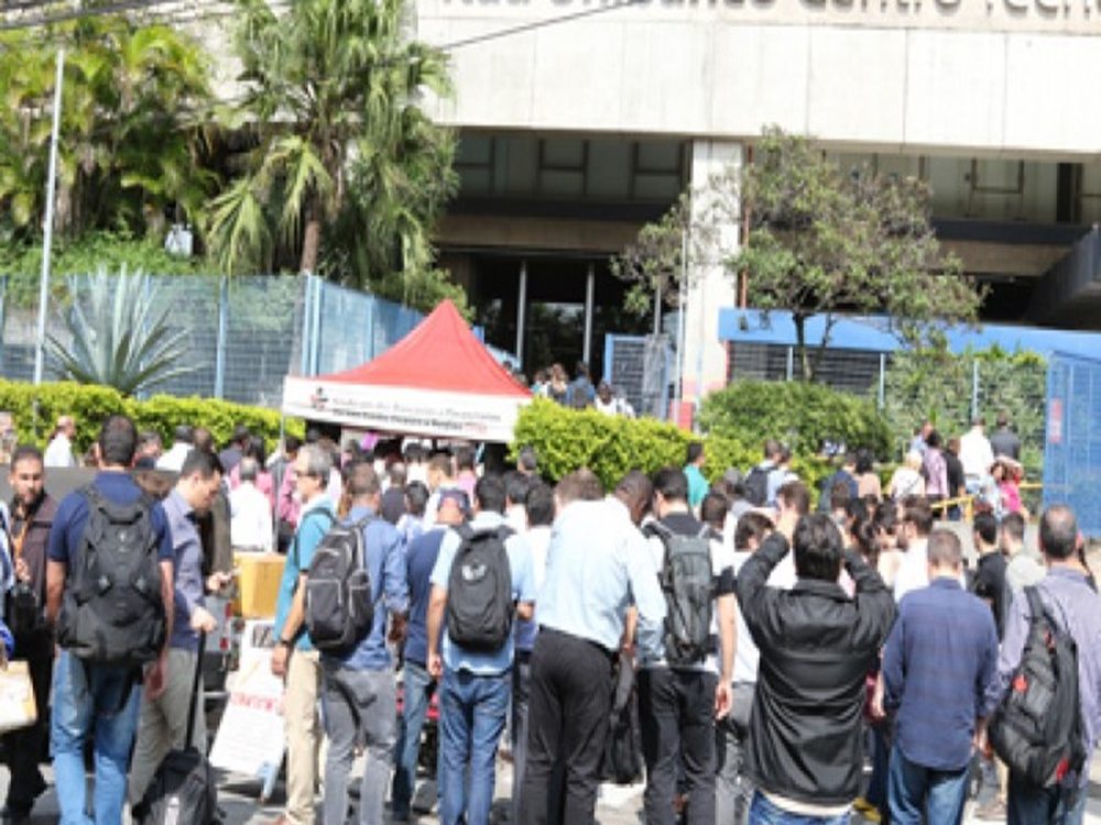 itau_protestos-em-todo-o-pais-marcam-dia-de-luta-contra-demissoes_2bd6c07ffdf1b8b9edf676775ce03d68