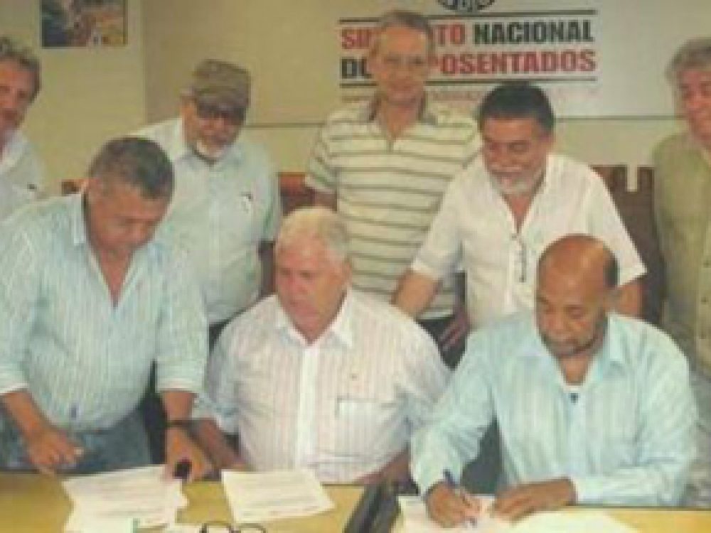 aposentados_reuniao_03112010.jpg