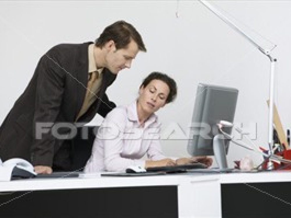 assedio_escritorio.jpg