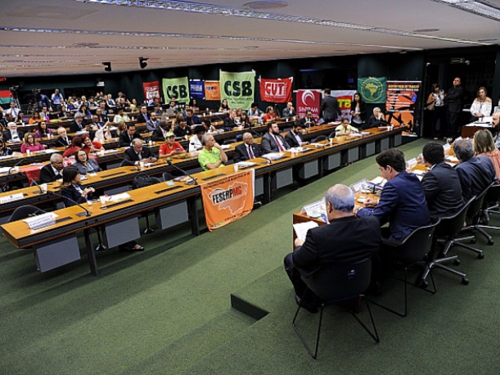 ate-representante-do-governo-critica-reforma-trabalhista_25e055a48d708824ac1efeab75c9a5fd