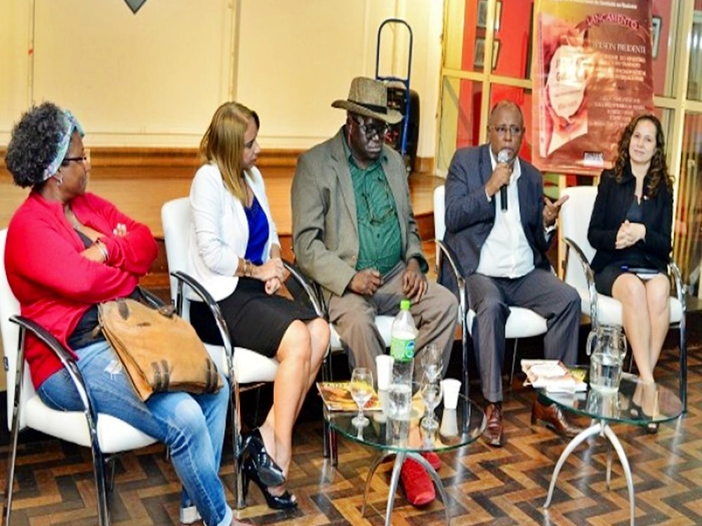 bancarios-do-rio-realizam-debate-sobre-combate-ao-racismo_01a23b08b1011622705b34786024930e