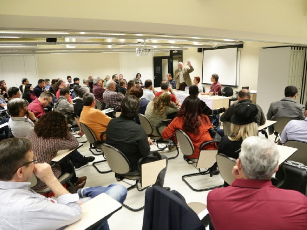 bancarios-do-santander-discutem-problemas-do-sistema-finance_67e11b58cb744214a0ab46b45d197bdc