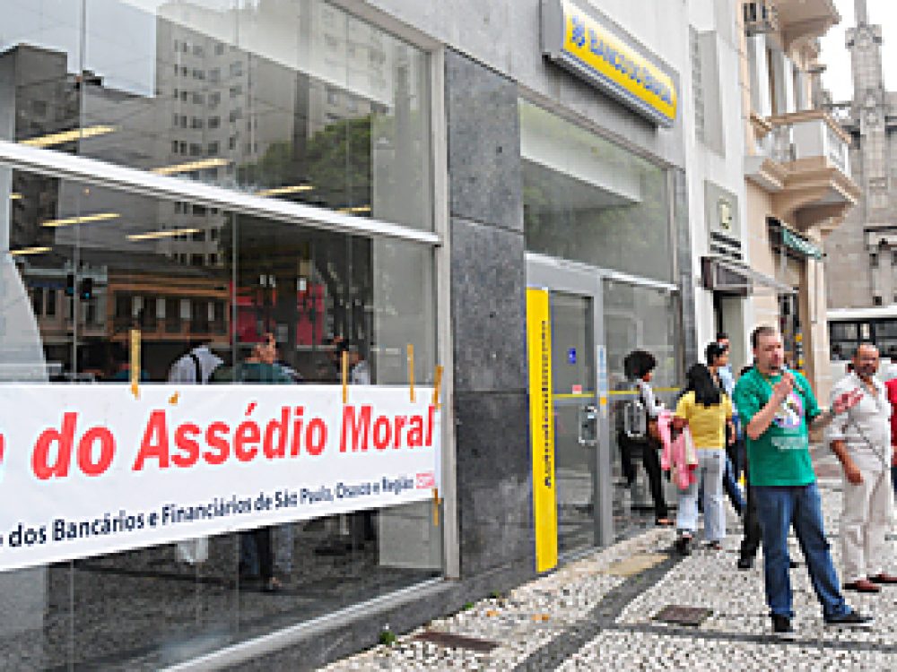 bb_protesto_contra_assedio_moral.jpg