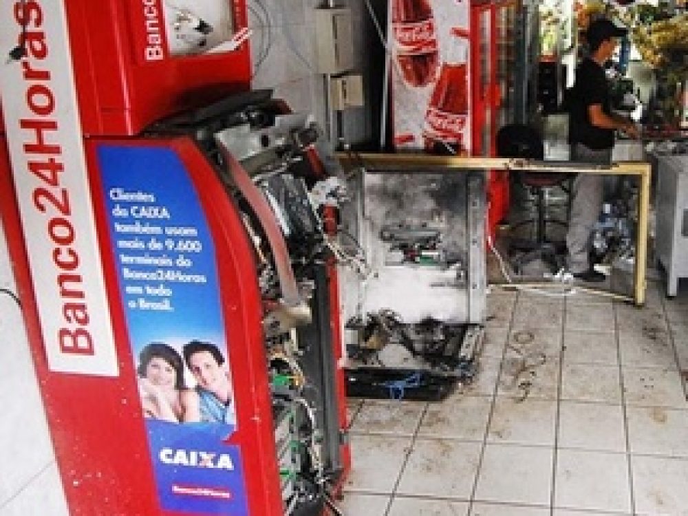 caixa_eletronico_detonado.jpg