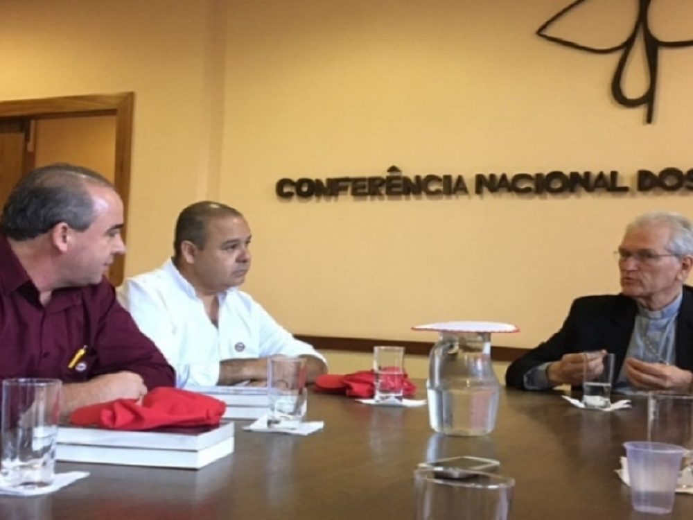 cnbb-apoia-os-sindicatos-contra-as-reformas_1be2aac29dd6c4ac7f65826daec3f8a9 (1)