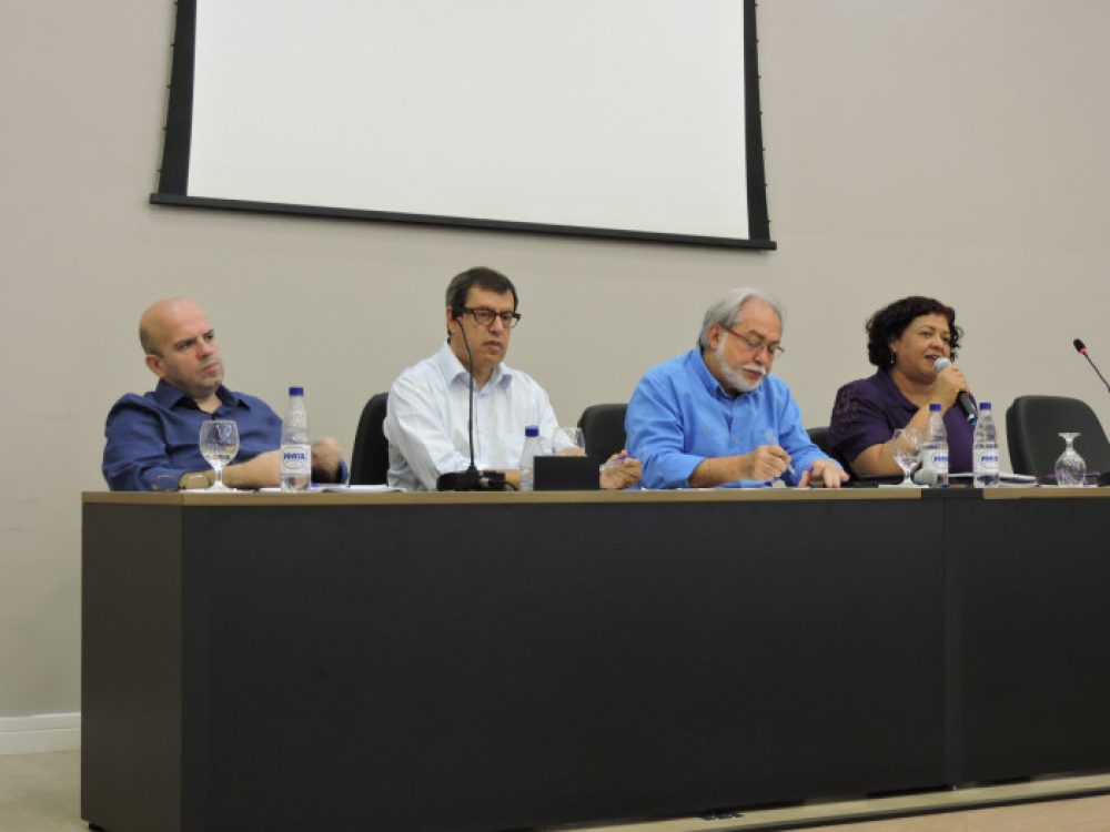 coletivo-juridico-da-contraf-cut-debate-sobre-os-impactos-da_d6a62eaa008faf00f60607cc9b056eac[1]