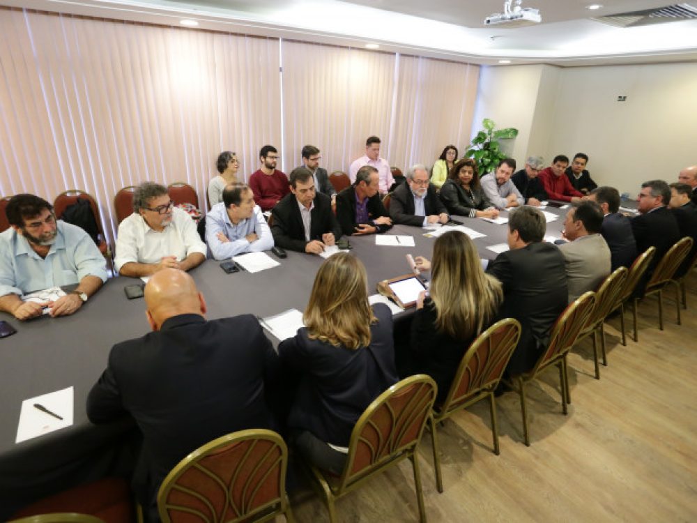 comando-nacional-dos-bancarios-apresenta-a-fenaban-termo-de-_8260f2dd1ae72385154981e7ef598efc[1]