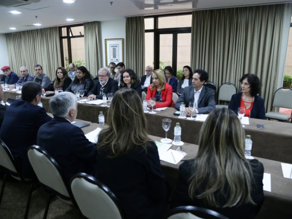 comando-nacional-dos-bancarios-esta-em-negociacao-com-a-fena_90300fd6e6913de6595ec4fe8d961e59[1]