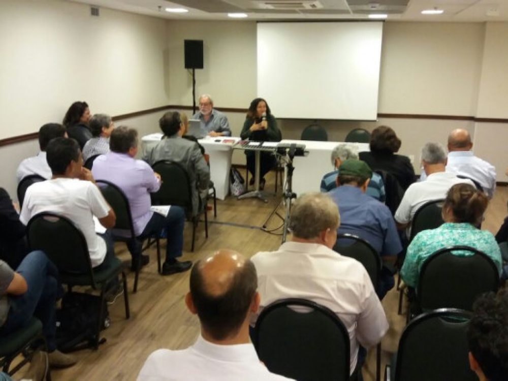 comeca-reuniao-do-comando-nacional-dos-bancarios_65132c769bf39aee16180ca63b99bfb1[1]
