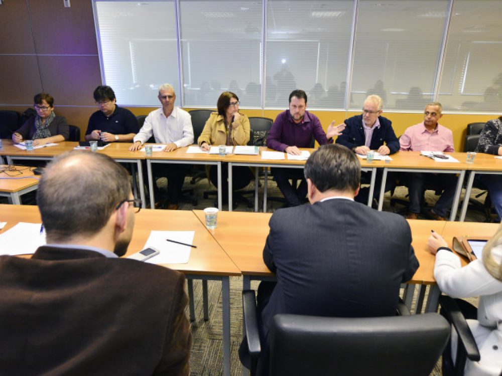 comissao-bipartite-de-saude-do-trabalhador-se-reune-com-a-fe_9149fad06949c53b567e729ebdee7732[1]
