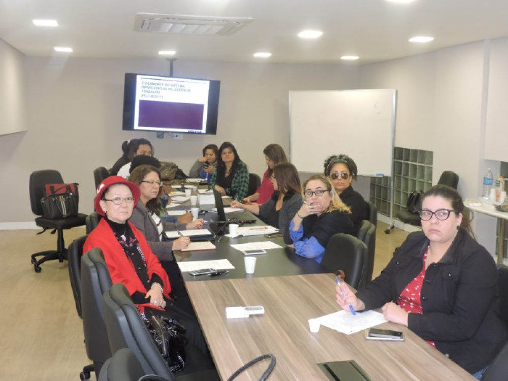 comite-da-rede-uni-mulheres-brasil-debate-estrategias-para-o_75328dc6799c582f18a4878ad4786d9a[1]