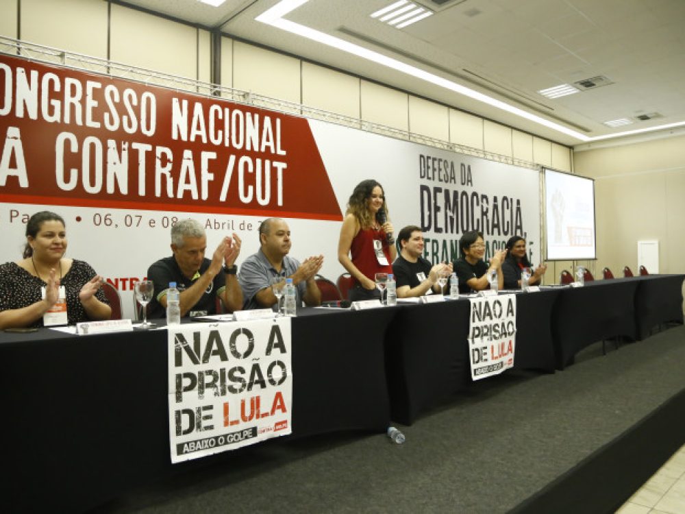 congresso-aprova-plano-de-lutas-da-categoria_96ffe8777648868b6a3b638b7bbd0706