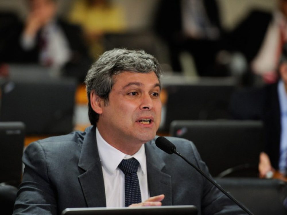 contraf-cut-participa-de-audiencia-no-senado-contra-privatiz_e2fa0a064d1f8293fd40ed0d71c62549[1]