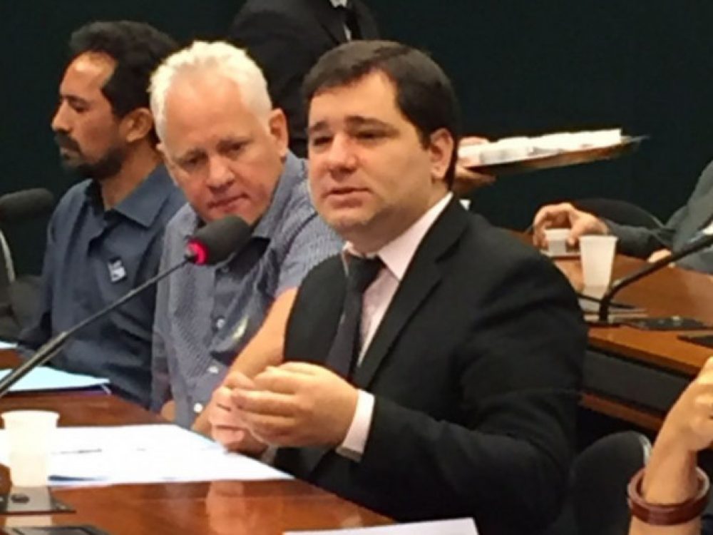 contraf-cut-participa-de-audiencia-publica-na-camara-dos-dep_0a194bc21d8b74f0c3dcdafbd09ebd63[1]