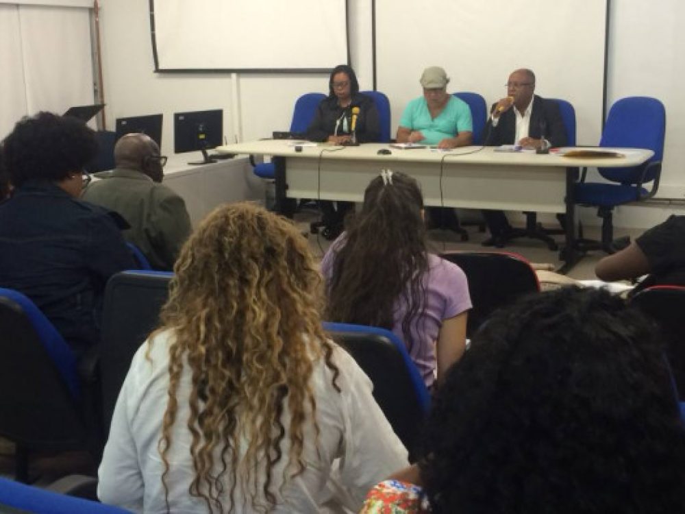 contraf-cut-participa-de-seminario-de-combate-ao-racismo-na-_799a44b7befd5275096ab600750d218a[1]