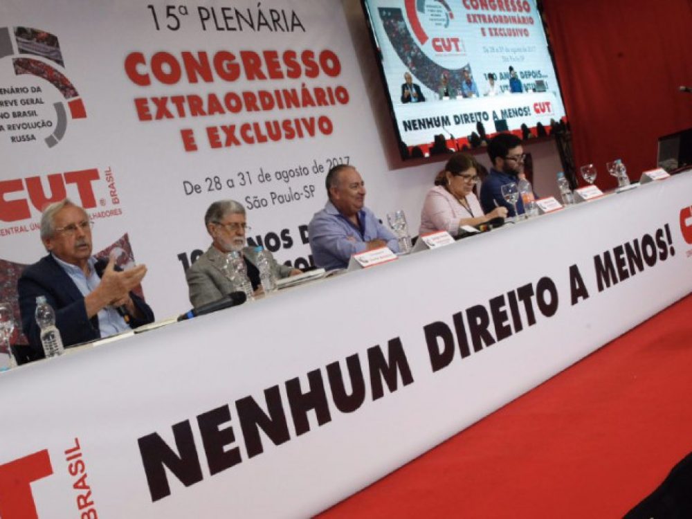 cut-debate-o-futuro-do-trabalho-e-a-defesa-dos-direitos_6aedb37dd8fba1861f312a5240ebca88[1]