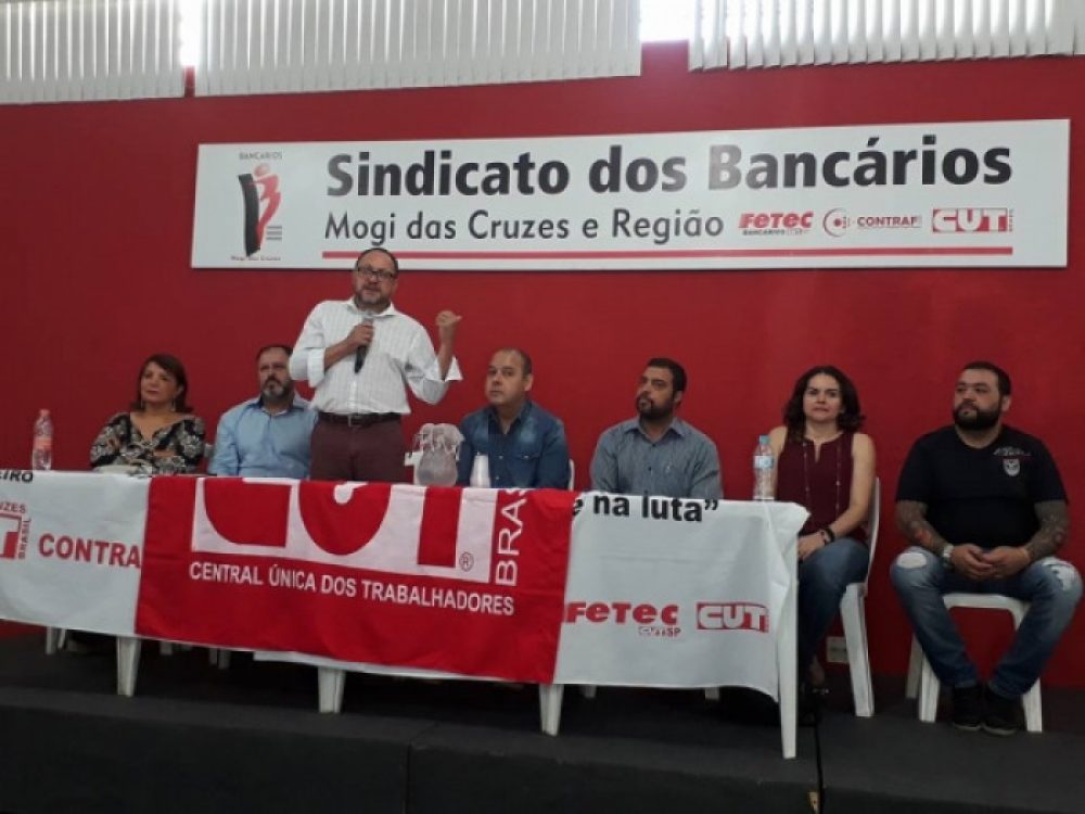 cut-lanca-campanha-para-denunciar-deputados-e-senadores-que-_cbd8979cf25c77eb487bfac43fc9964d[1]