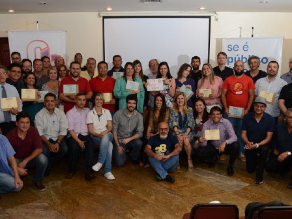 delegados-sindicais-da-caixa-e-do-bb-tomam-posse_35288903742492959cfe3eefae5257f0[1]