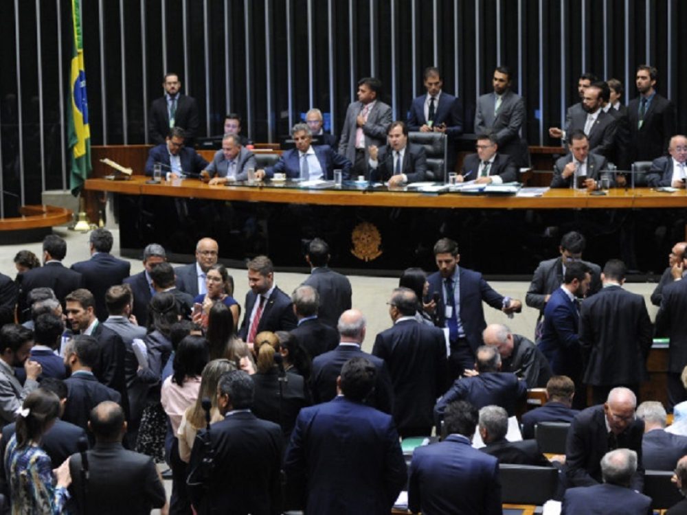 deputados-destroem-emprego-formal-dos-bancarios-afirma-presi_9efae001ce5b9fe7b6b40963ddba0964
