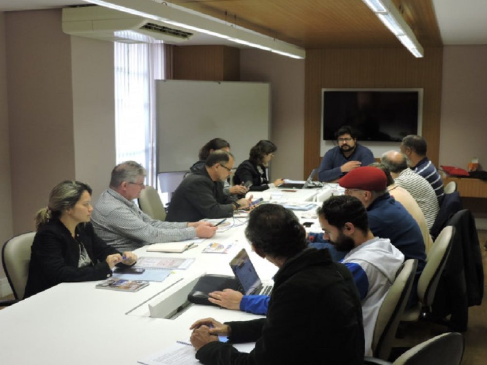 empregados-da-caixa-se-reunem-com-a-direcao-do-banco-nesta-s_f670f08df275ff08d9fd17af7f9aa061