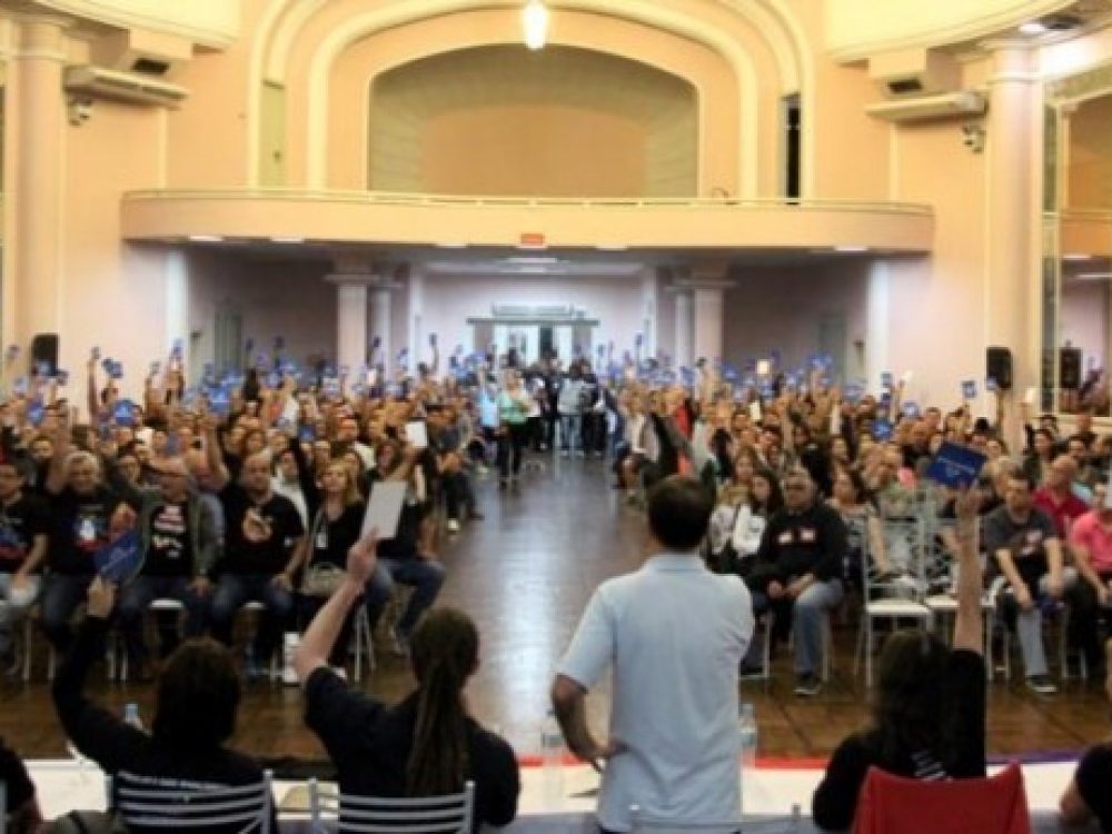 funcionarios-do-banrisul-decidem-encerrar-greve-e-manter-lut a64b1c3d018128931cf88a0f2cb437e6