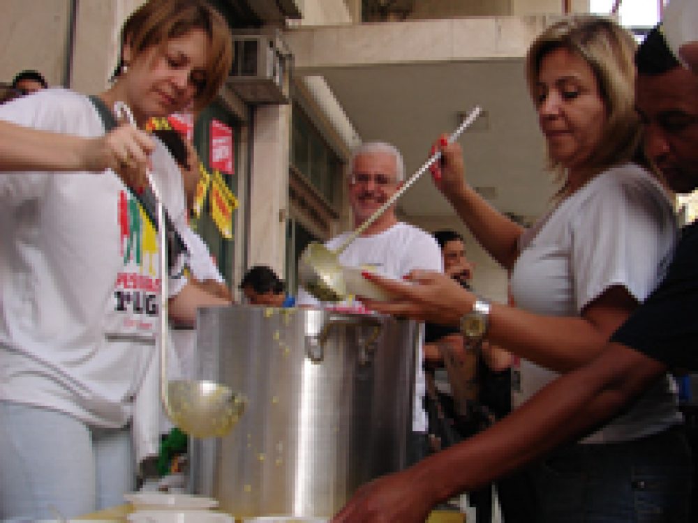 greve_juizdefora_canja_05102010.jpg