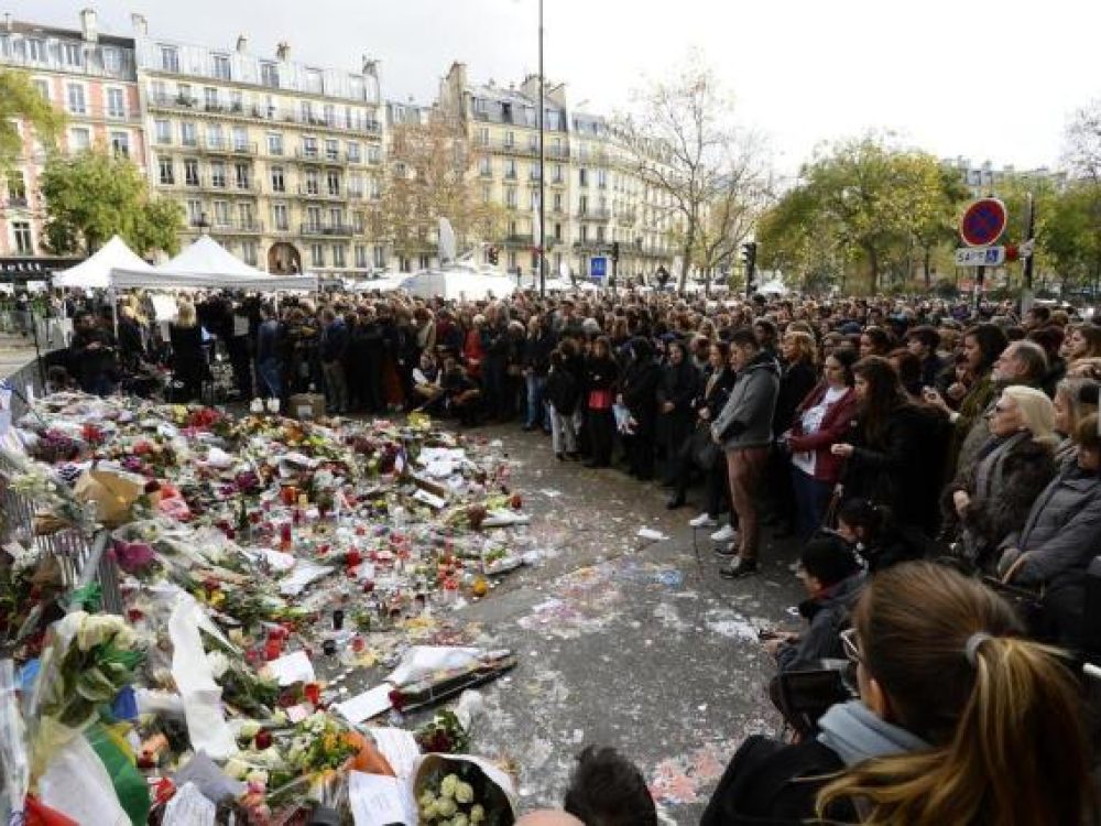 homenagemasvitimasdoatentadoemparis