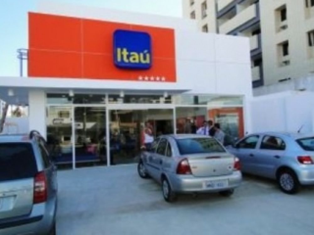 itau_intermares_assaltado.jpg