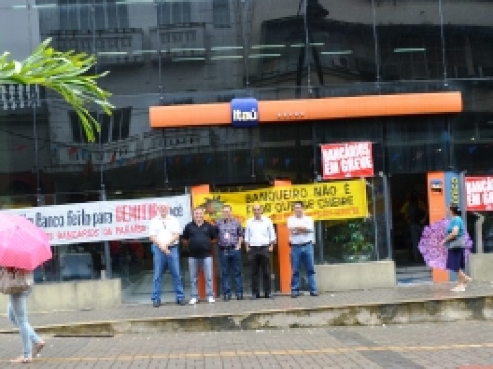 itau_paralisacao_19072011.jpg
