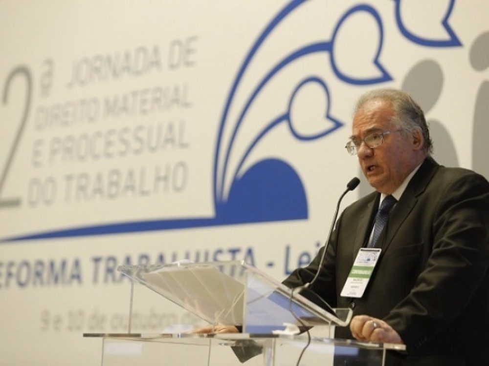 juizes-dizem-que-reforma-trabalhista-nao-podera-ser-aplicada_42f3f158e6efcd0b49b1adcf6e52123e[1]