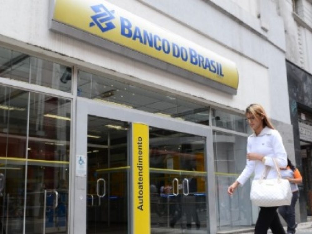 ma-vontade-do-banco-do-brasil-deixa-centenas-de-caixas-desem_0e4e1cb38971bcf0177e09f6de4dad60[1]