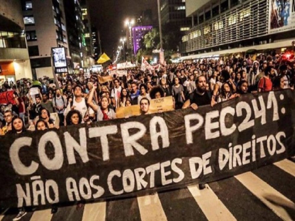 maioria-e-contra-a-pec-do-fim-do-mundo-diz-datafolha_21da87c7d43c779587242183ebf75ad6
