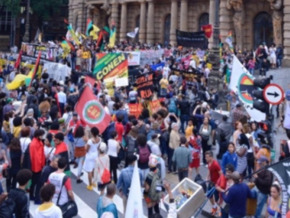 marcha-da-consciencia-negra-reforca-luta-contra-o-golpe-e-o-_bbfc75f280ef33dd0f3eb722123a9928[1]