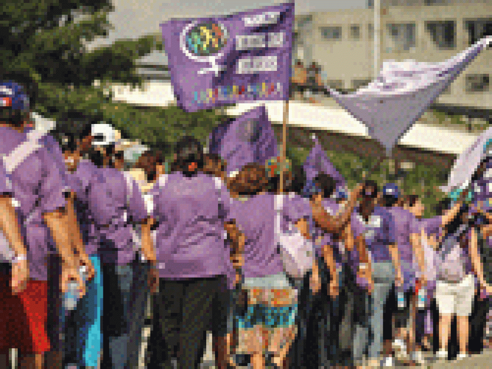 marcha_das_mulheres_chega_ao_destino.gif