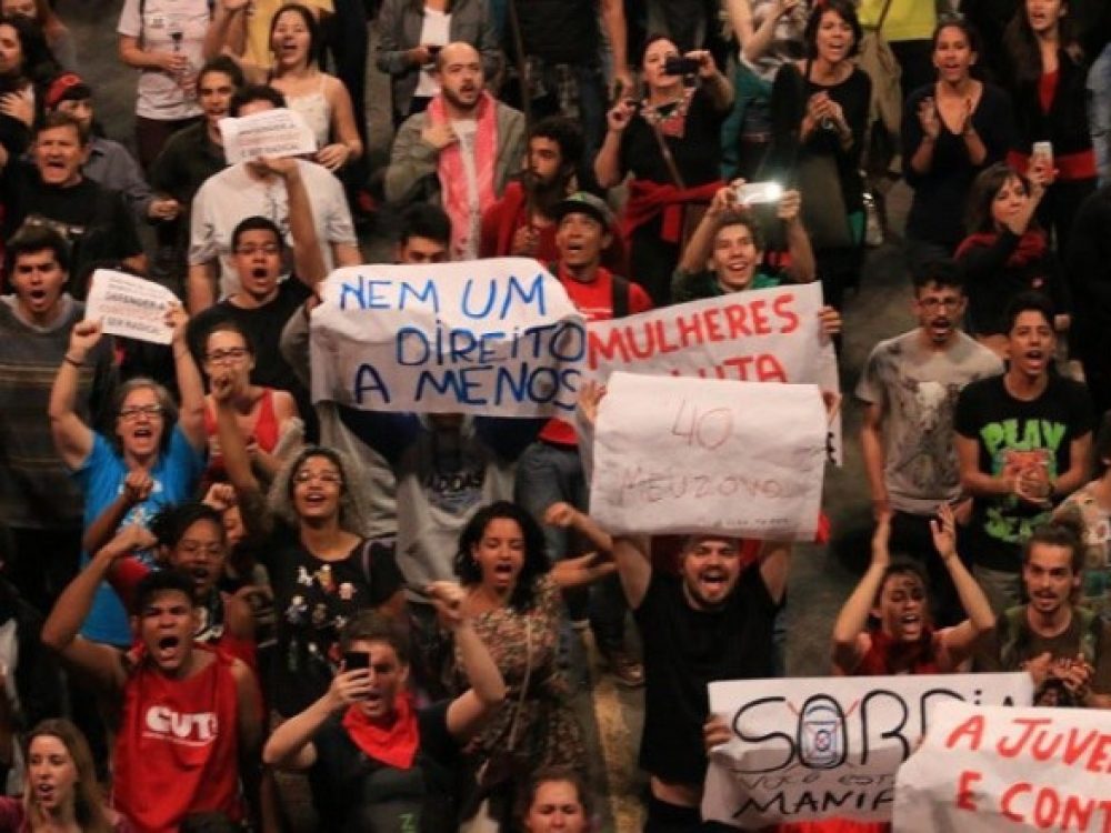 movimentos-apostam-no-15-de-marco-para-barrar-reformas-de-te_b17723a86ea51f9d6d567a292f035f36[1]