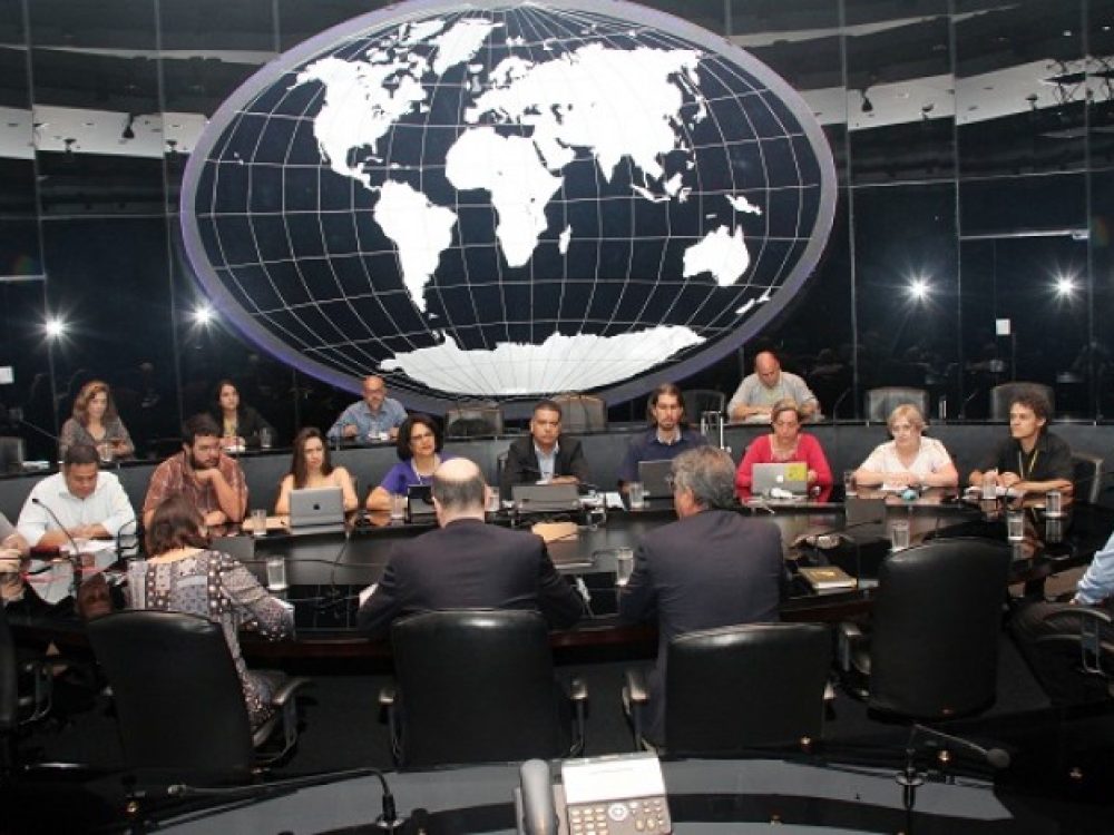 nova-reuniao-sobre-reestruturacao-e-bb-digital-aponta-milhar_0b0f7674ccd52237430cf8f8aaea4b7e[1]