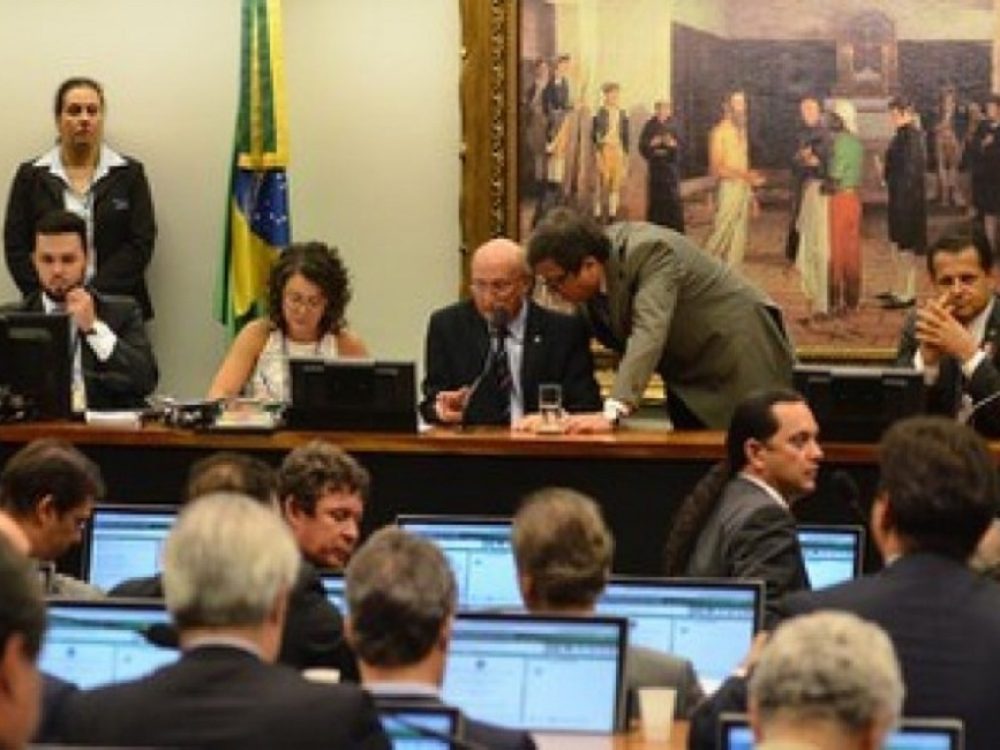 pressa-com-reforma-da-previdencia-e-divida-com-patrocinadore_129d483ff245e38f3e56f66006c672c0