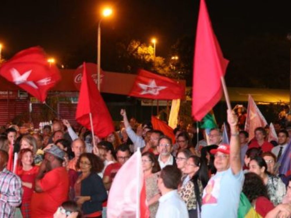 pt-na-tv-milit-ncia-bras-lia-LULA9716-2-780x440-550x310[1]